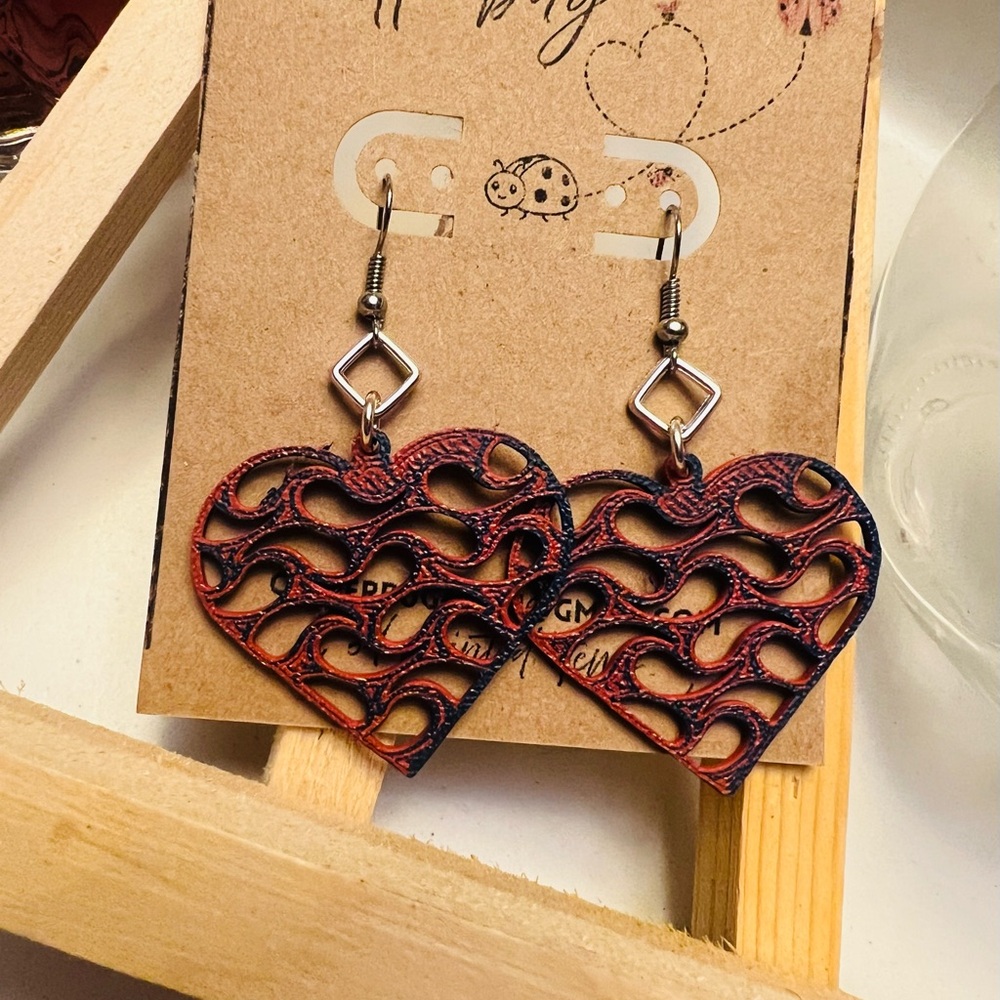Wave Pattern flamed 3D geometric heart dangle earrings!